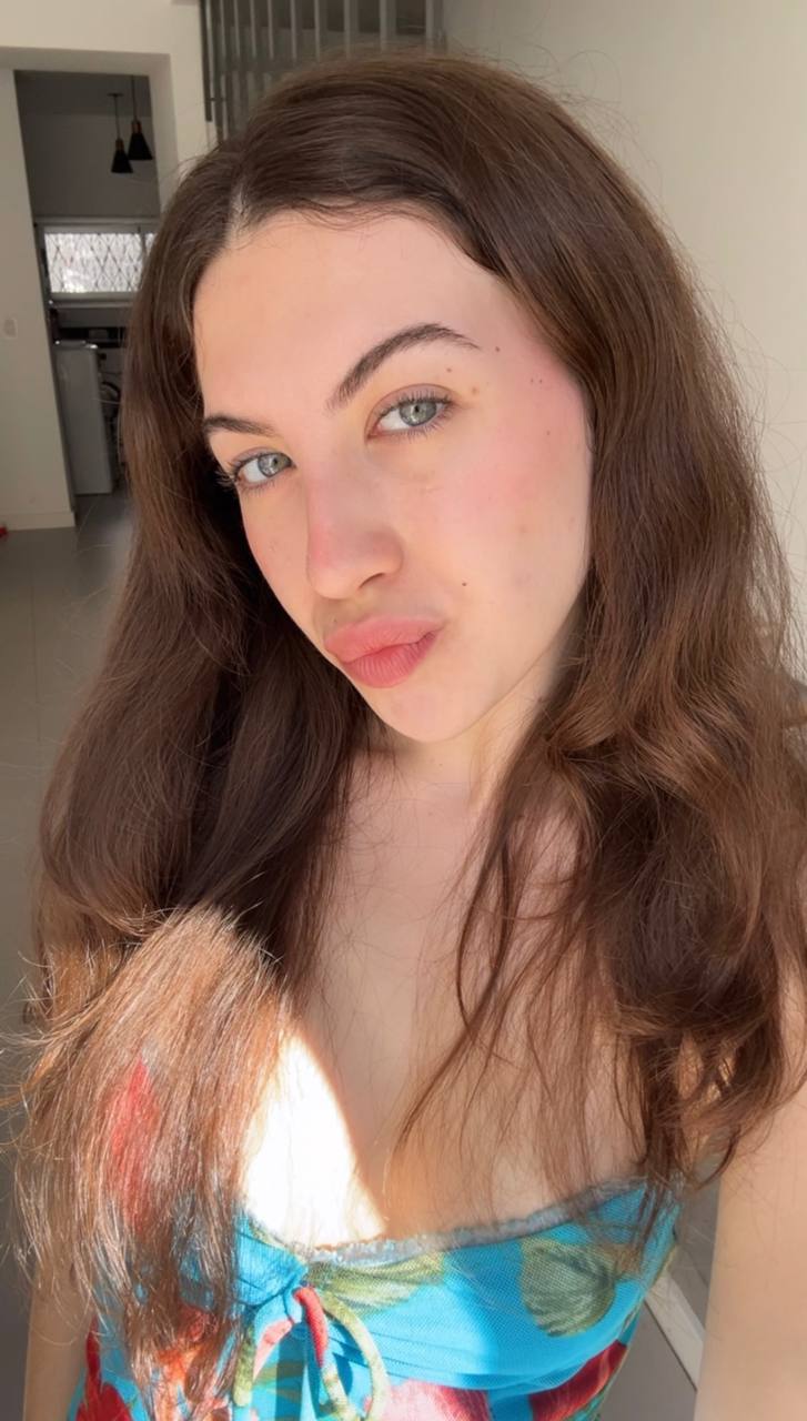 Nude girl Amber in Minneapolis