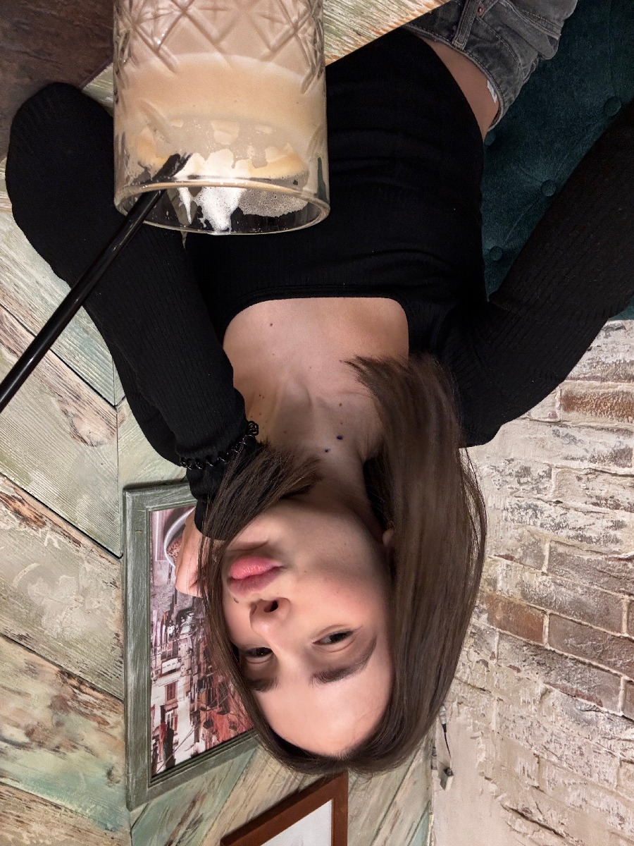 Fresh photos, fresh mood — Tina online in Minneapolis